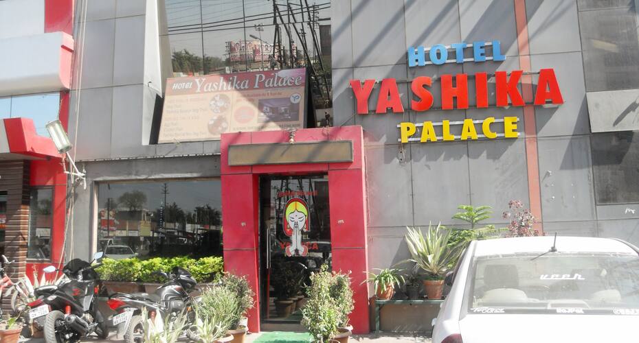 Hotel Yashika Palace, Indore 3